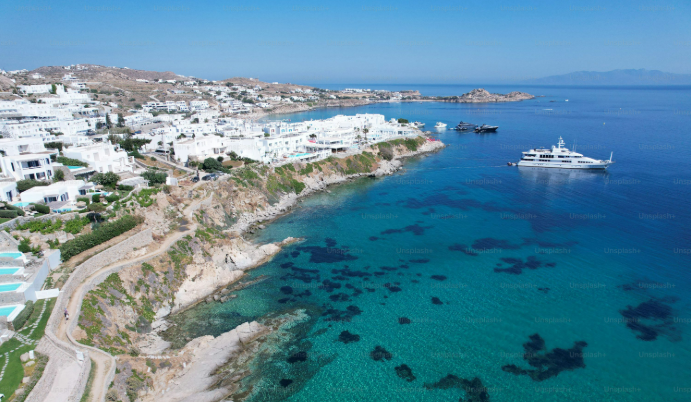 petualangan-alam-dan-laut-biru-di-pulau-mykonos-yunani
