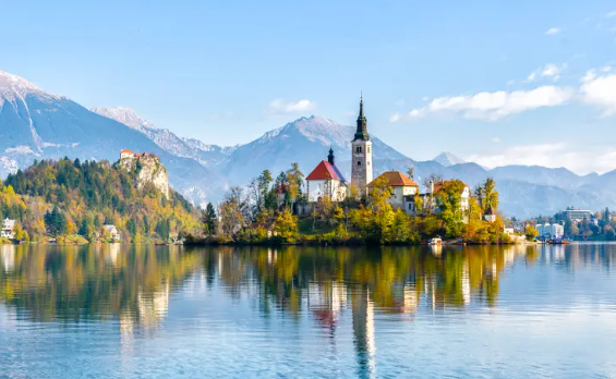 wisata-danau-paling-mempesona-di-dunia